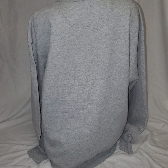 Mens Champion grey crewneck - Picture 3 of 4
